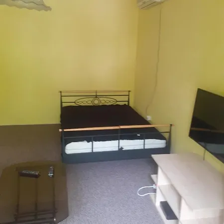 Jokai Apartment *